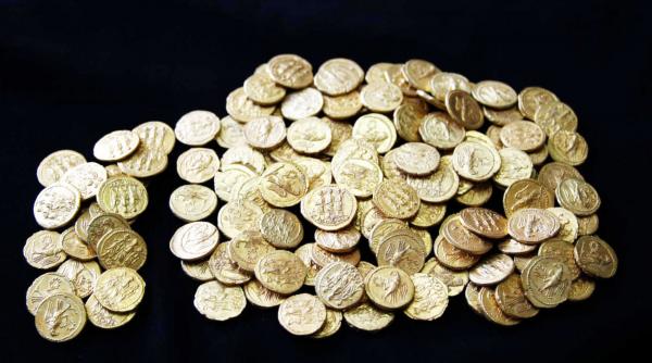 hunedoara un complice al braconierilor arheologici a fost arestat preventiv a vandut kosoni si statuete romane