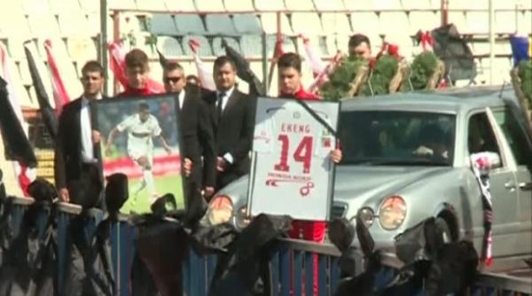 trupul neinsufletit al fotbalistului patrick ekeng depus la stadionul dinamo