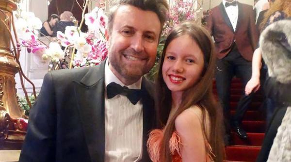 o fetita de 11 ani din romania bianca nicole draghiciu a castigat super model of the world