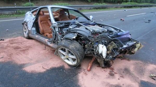 un sofer german s a accidentat grav pierzand controlul masinii la viteza de 300 km h