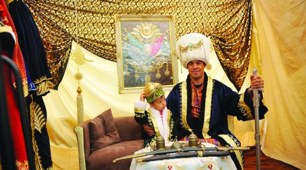 ceaiuri si cafele turcesti in parcul titan