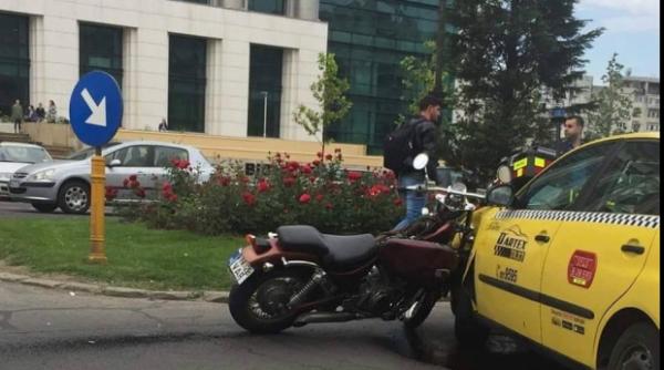 accident grav in bucuresti motociclist lovit de un taxi in fata tribunalului