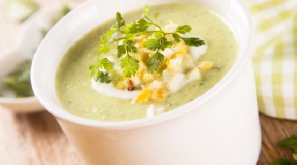 supa crema cu ierburi parfumate de primavara o mancare simpla si usoara