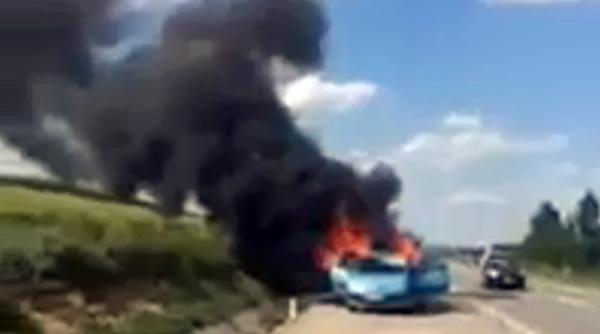 video vaslui o masina a luat foc in mers pe de 581