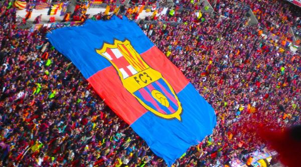 fc barcelona si a prelungit colaborarea cu nike pentru o suma colosala