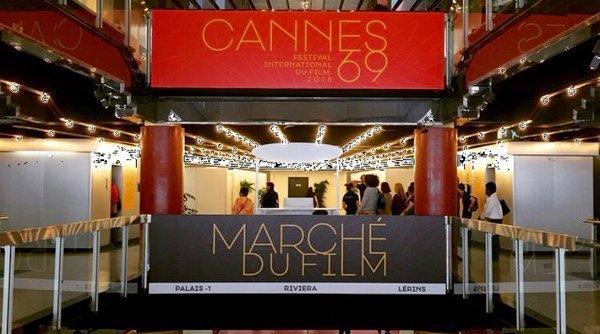 cannes 2016 premiul pentru regie acordat ex aequo regizorilor cristian mungiu si francez olivier assayas