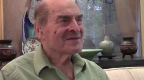 doctorul heimlich a salvat o femeie gratie propriei sale manevre