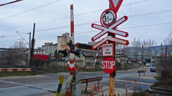 vrancea doi barbati au murit si o femeie e in coma dupa ce un tren a lovit un autoturism