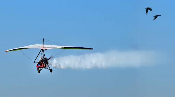 incident la un miting aviatic pilotul motodeltaplanului este in stare grava