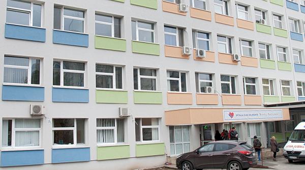 un medic si a inregistrat sefa cum imparte viata si moartea la spitalul sf pantelimon hai sa dam medicatia la aia tineri si la aia cu sanse