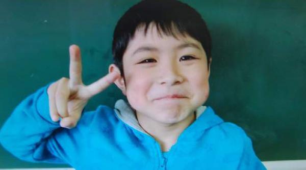 japonia copilul de sapte ani cautat sase zile dupa ce a fost lasat in padure de parinti a supravietuit cu apa