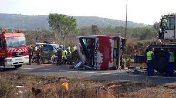 accident de autocar in spania 2 morti si zeci de raniti printre victime se afla si un roman