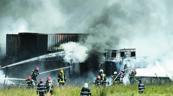 mort in misiune un pompier a fost prins sub daramaturi