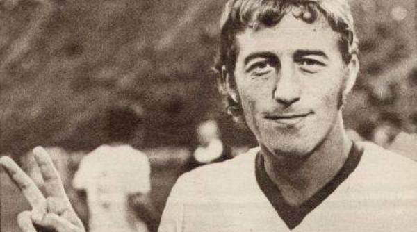 topul fotbalistilor romani intocmit de publicatia l equipe