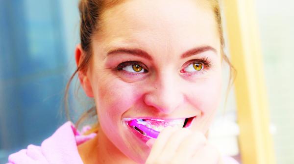 parodontoza boala care ii lasa pe romani fara dinti