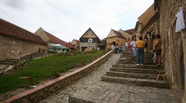 brasov cetatea rasnov va intra in cel mai amplu proiect de restaurare conservare si amenajare
