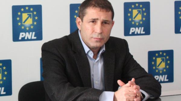 comitetul judetean executiv al pnl dolj a dizolvat oragnizatia pnl craiova iar pavel badea a fost exclus din partid