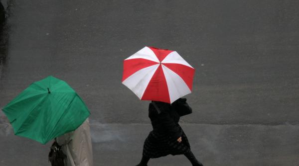 avertizare nowcasting cod galben de averse in 4 judete