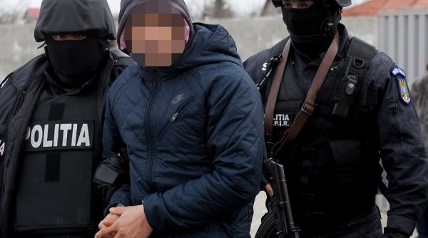 cluj barbat retinut pentru pornografie infantila