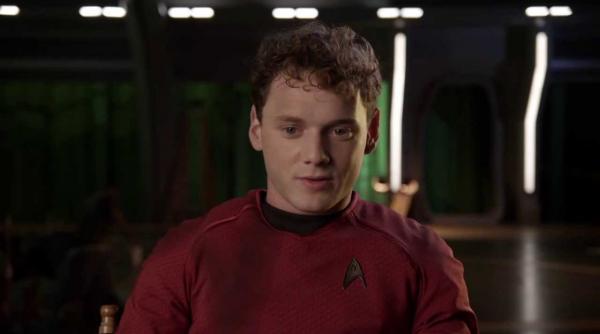 actor american anton yelchin a murit strivit de propria masina