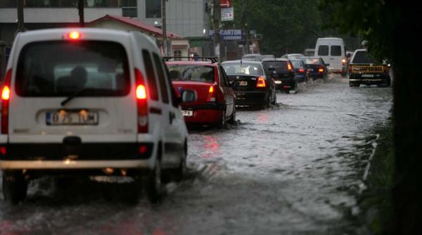 avertizare meteo atentionare nowcasting cod portocaliu de furtuna in judetul bihor luni la pranz