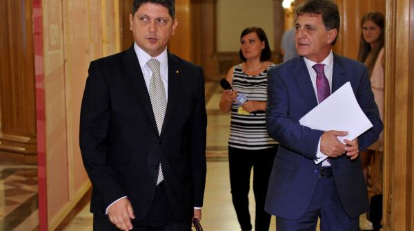 fratia penalilor acapareaza iar parlamentul