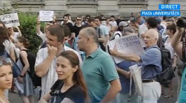 protest la universitate impotriva parlamentului rusinii