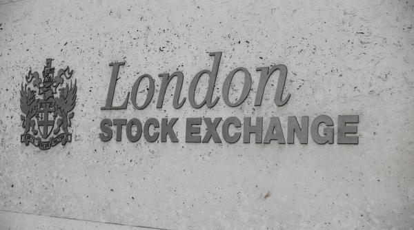 brexit bursa de la londra in cadere cu 8 actiunile bancilor s au prabusit