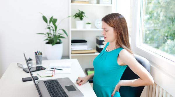 cum sa stai corect in fata calculatorului