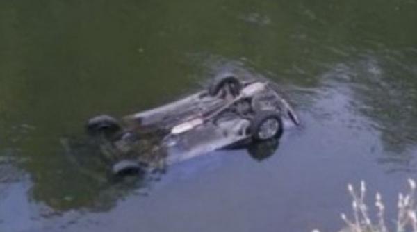 beat fiind a plonjat cu masina in dunare