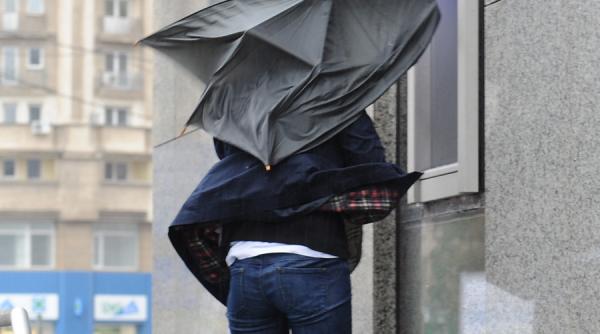 cod portocaliu de furtuna pentru judetele dambovita si prahova pana la ora 15 00