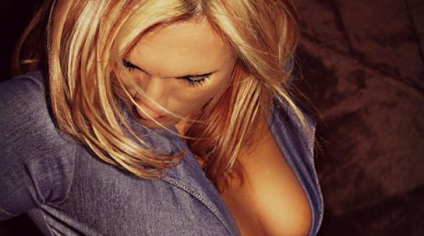 studiu femeile care apar in cv cu un decolteu adanc au sanse mai mari sa fie solicitate la interviuri de angajare