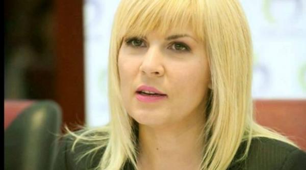 elena udrea atac la klaus iohannis nu exista in tara lui nu exista in europa si nu exista in lume