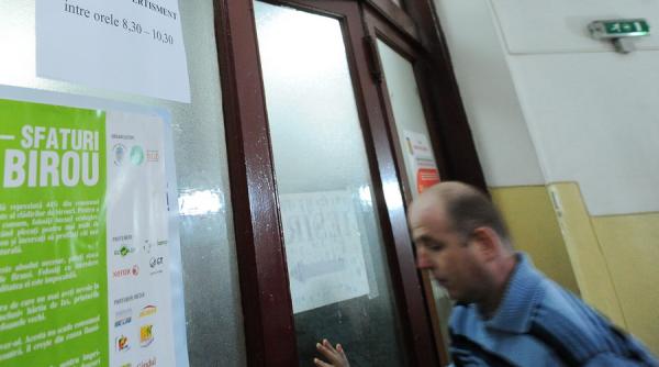 greva functionarii anunta programul de inchidere a primariilor