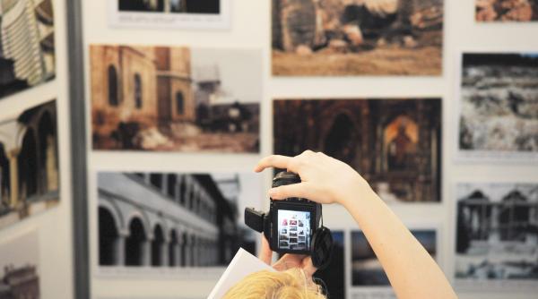 imposibila uitare expozitie ce ilustreaza epoca de aur de marti la palatul primaverii