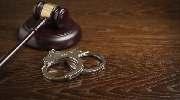 avocat din bucuresti pus sub acuzare pentru trafic de influenta