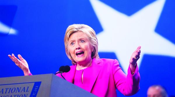 hillary scoasa basma curata de fbi