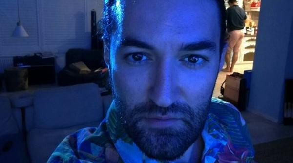 smiley impresionat de o carte a preotului savatie bastovoi