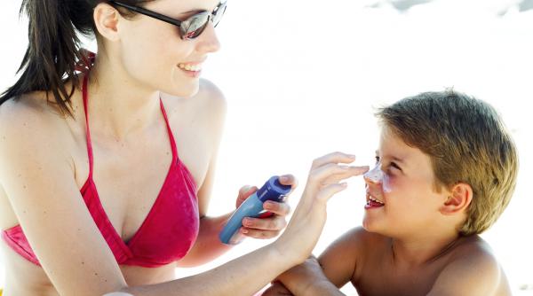 5 remedii natural pentru tratarea arsurilor solare