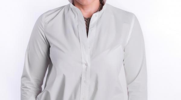 jurnalista de televiziune carmen avram premiata de societatea civila din deva