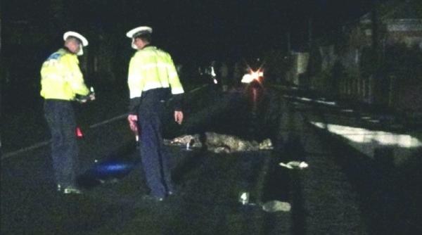 tragedie un adolescent a murit si altul e in coma dupa ce au intrat cu masina intr un cap de pod