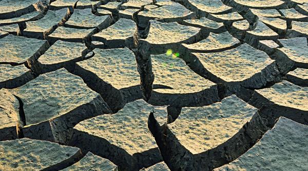 refacerea irigatiilor incepe cu o amanare