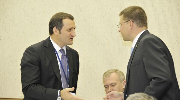 un fost premier divorteaza de sotie anuntul a fost facut pe pagina sa de facebook