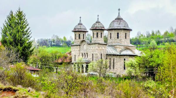 unic in romania satul de marmura
