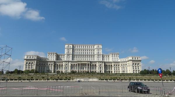 incep lucrarile de refacere a marcajelor rutiere pe principalele artere din capitala