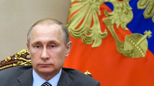 kremlinul considera absurde acuzatiile de piraterie informatica ale partidului democrat din sua