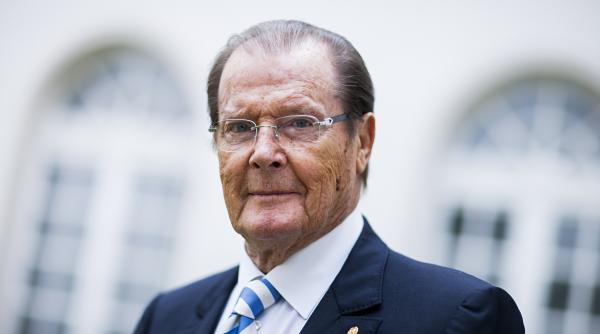 actorul roger moore sfasiat de durere