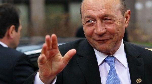 procurorul general al romaniei augustin lazar infirma solutia de trimitere in judecata a lui traian basescu