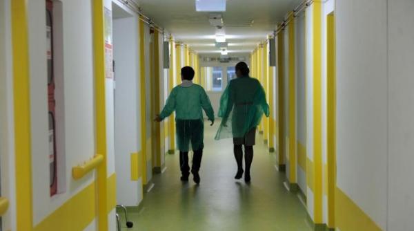 vaslui un copil de 12 ani internat in stare de ebrietate si cu droguri asupra lui a fugit din spital