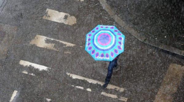 avertizare meteo cod galben de ploi si descarcari electrice in bucuresti si in localitati din ilfov arges prahova si dambovita